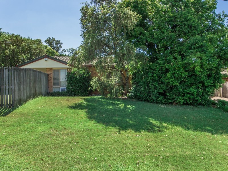 1 & 2/105 Woodford Street, One Mile QLD 4305