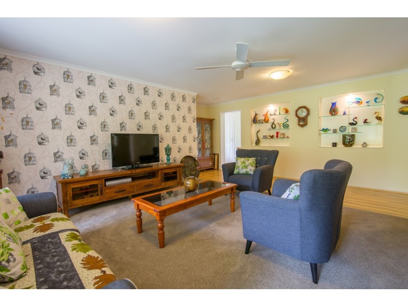 72 Cabernet Crescent, Pine Mountain QLD 4306