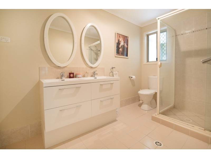 72 Cabernet Crescent, Pine Mountain QLD 4306
