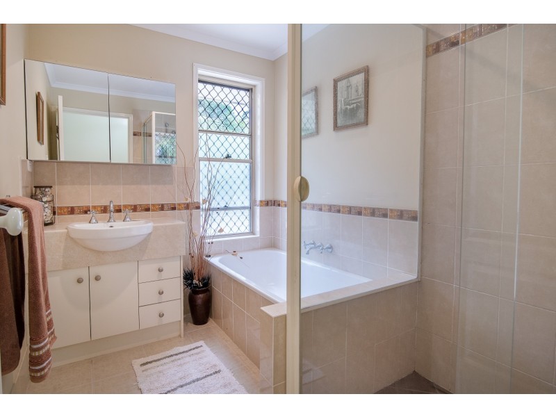 72 Cabernet Crescent, Pine Mountain QLD 4306
