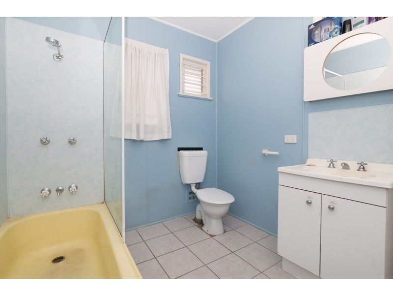 22 Brisbane Road, East Ipswich QLD 4305