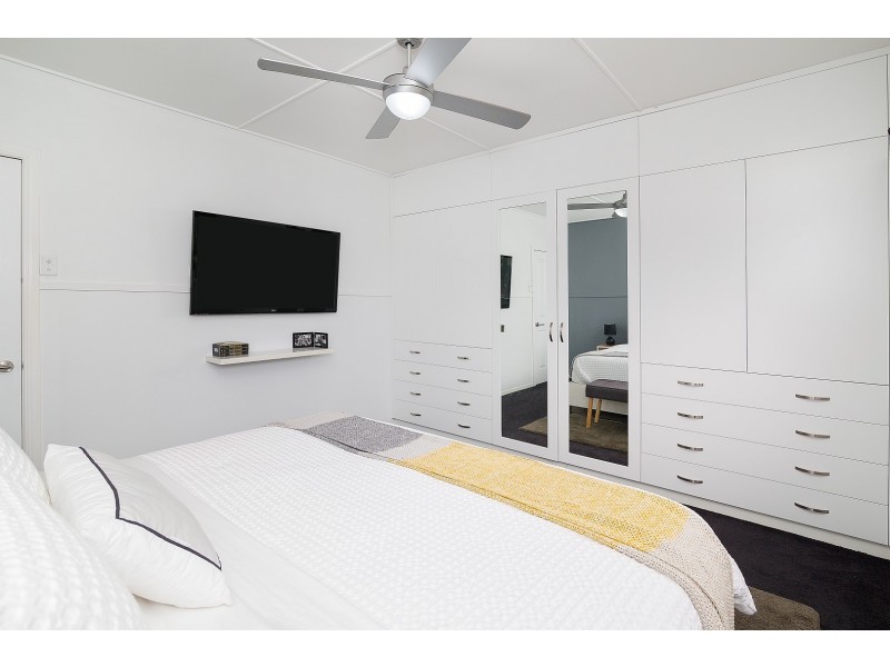 2 Leslie Street, East Ipswich QLD 4305