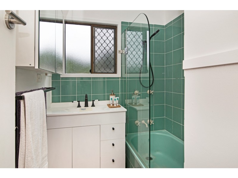 2 Leslie Street, East Ipswich QLD 4305