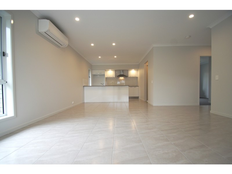 12 Philip Street, Rosewood QLD 4340