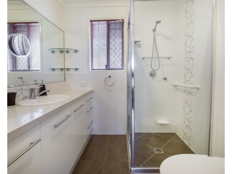 2 Dougal Crescent, Rosewood QLD 4340