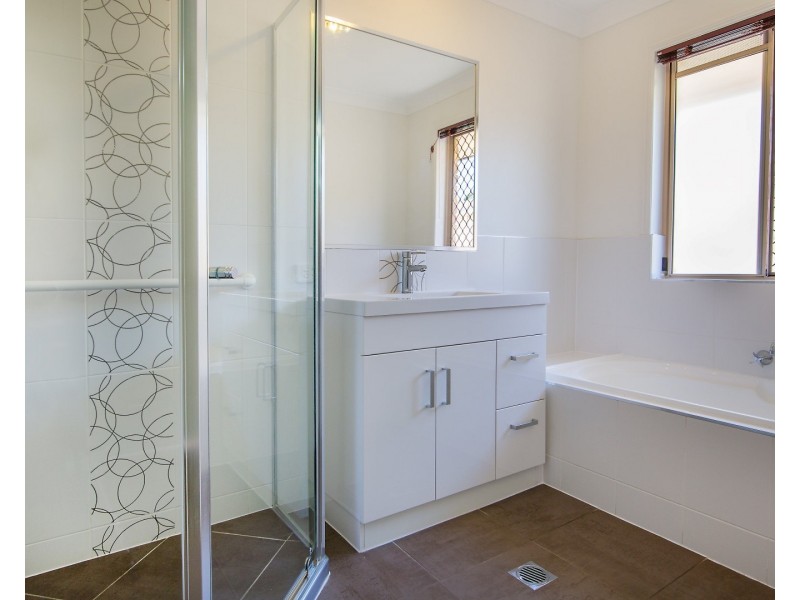 2 Dougal Crescent, Rosewood QLD 4340