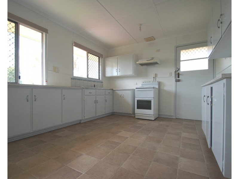 24 Baillieston Street, Leichhardt QLD 4305