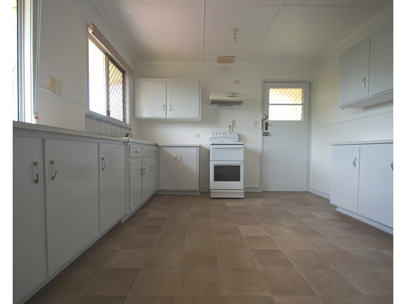 24 Baillieston Street, Leichhardt QLD 4305