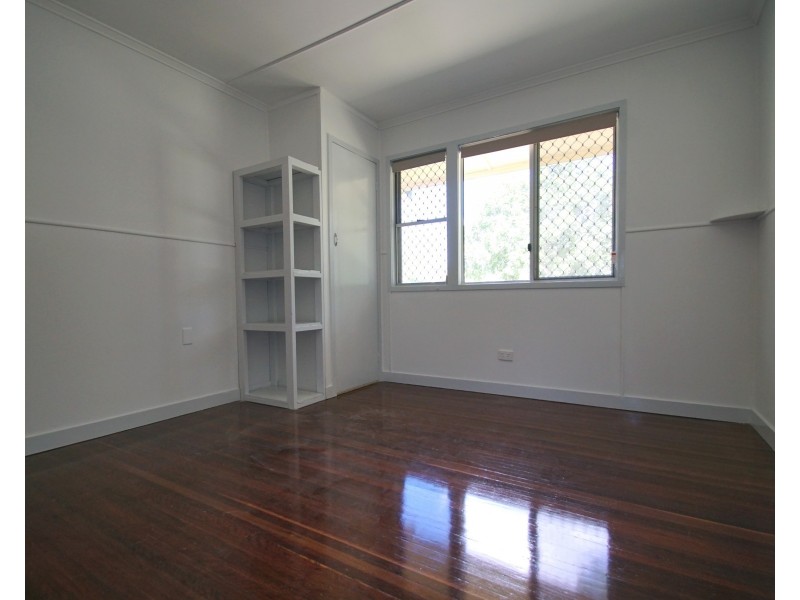 24 Baillieston Street, Leichhardt QLD 4305