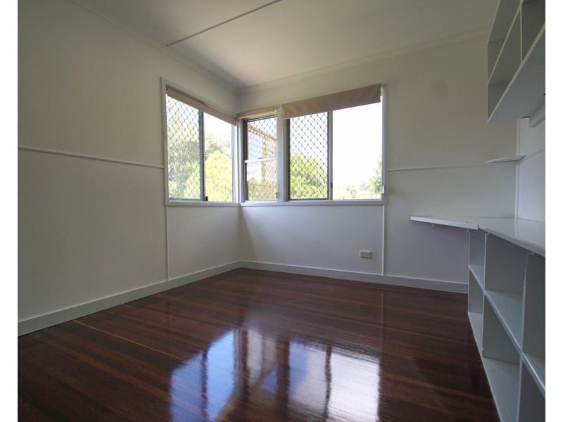 24 Baillieston Street, Leichhardt QLD 4305