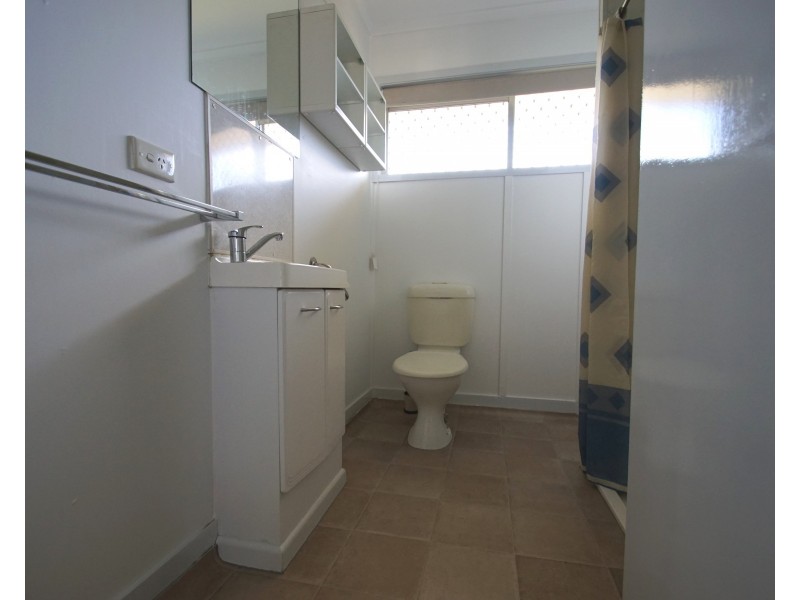 24 Baillieston Street, Leichhardt QLD 4305