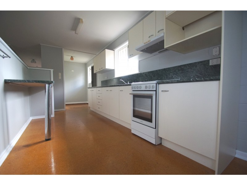 3 Lawson Street, Leichhardt QLD 4305
