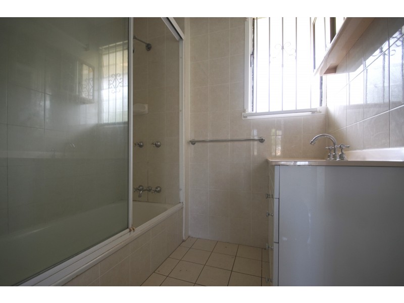 3 Lawson Street, Leichhardt QLD 4305