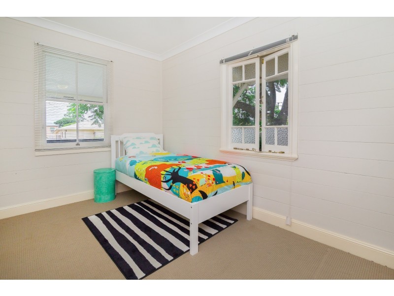 25 Teape Street, Silkstone QLD 4304