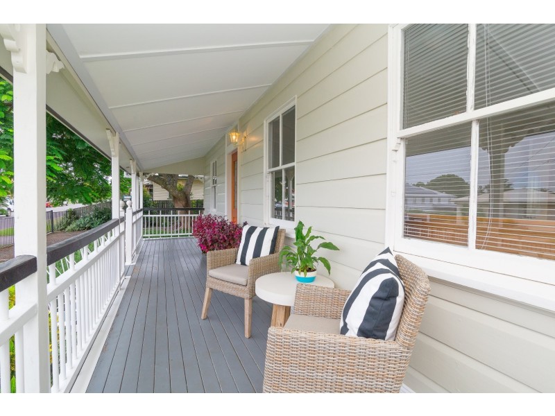 25 Teape Street, Silkstone QLD 4304