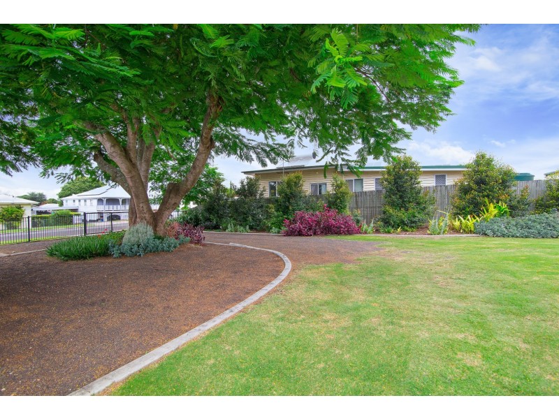 25 Teape Street, Silkstone QLD 4304