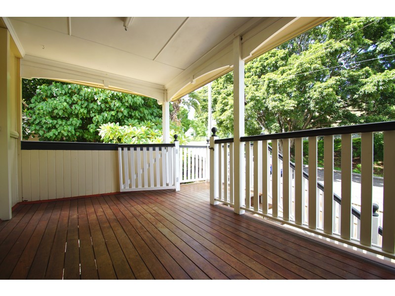 9 Torch Street, East Ipswich QLD 4305