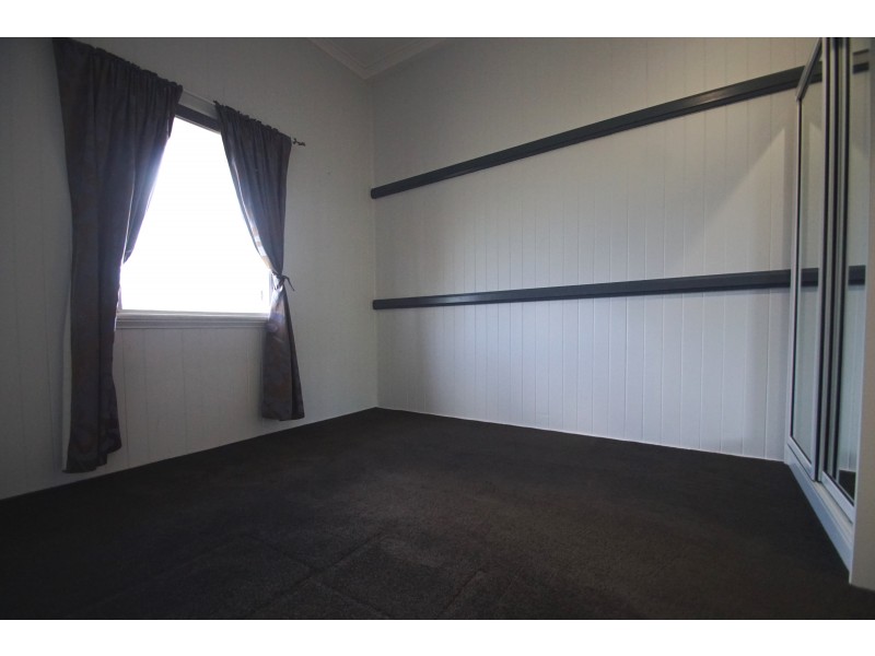 9 Torch Street, East Ipswich QLD 4305