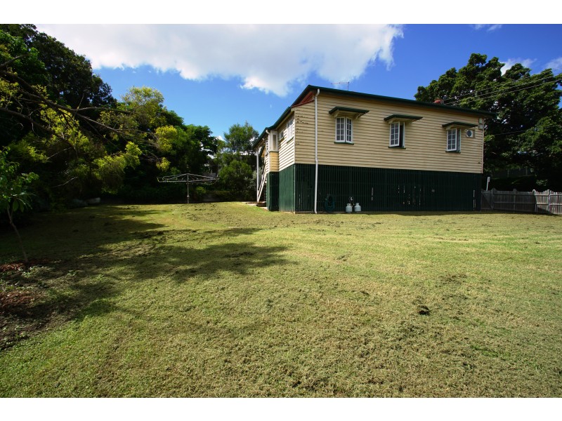 9 Torch Street, East Ipswich QLD 4305
