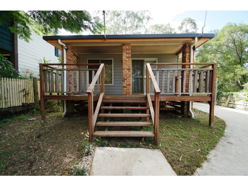 12 James Street, Bundamba QLD 4304