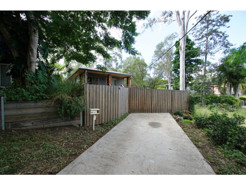12 James Street, Bundamba QLD 4304