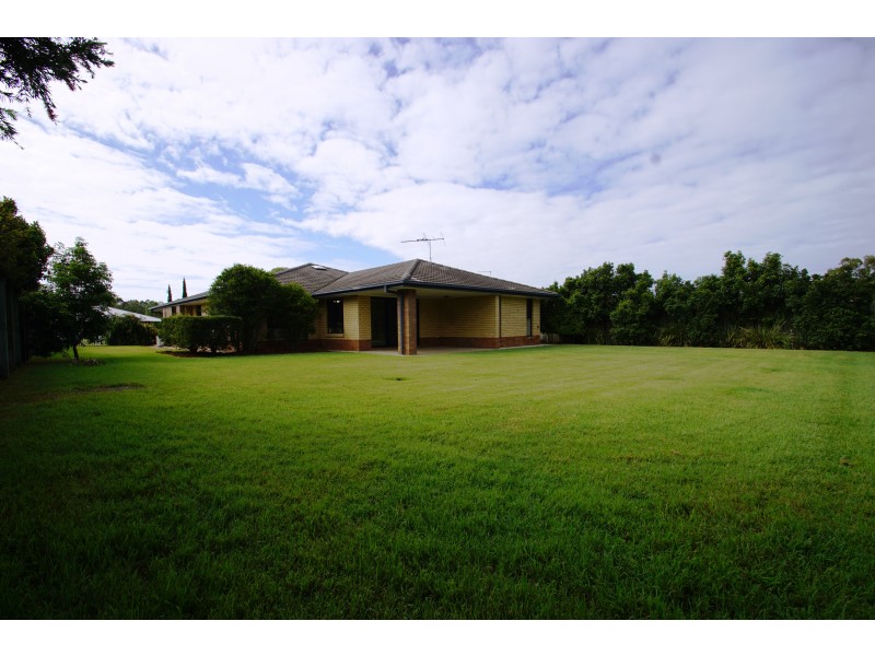 8 Harland Court, Brassall QLD 4305