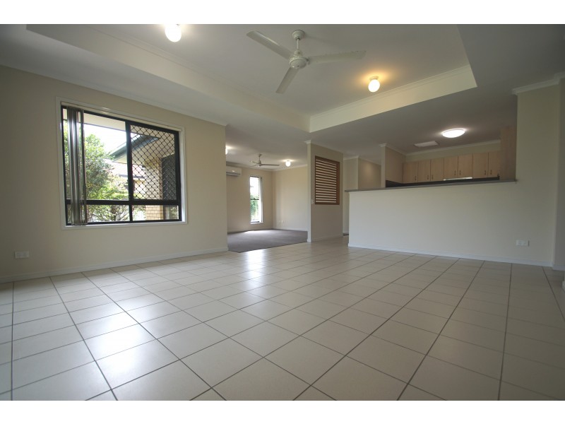 8 Harland Court, Brassall QLD 4305