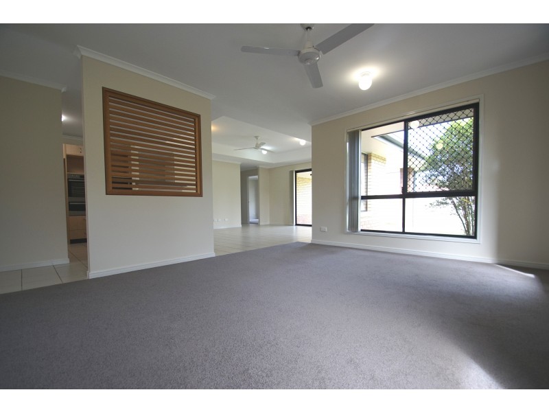 8 Harland Court, Brassall QLD 4305