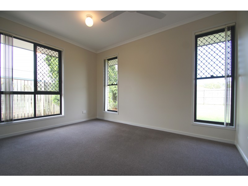 8 Harland Court, Brassall QLD 4305