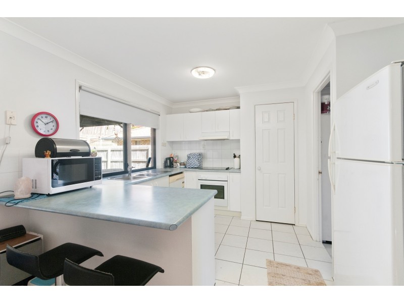 9 Acorn Crescent, Flinders View QLD 4305