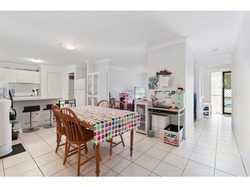 9 Acorn Crescent, Flinders View QLD 4305