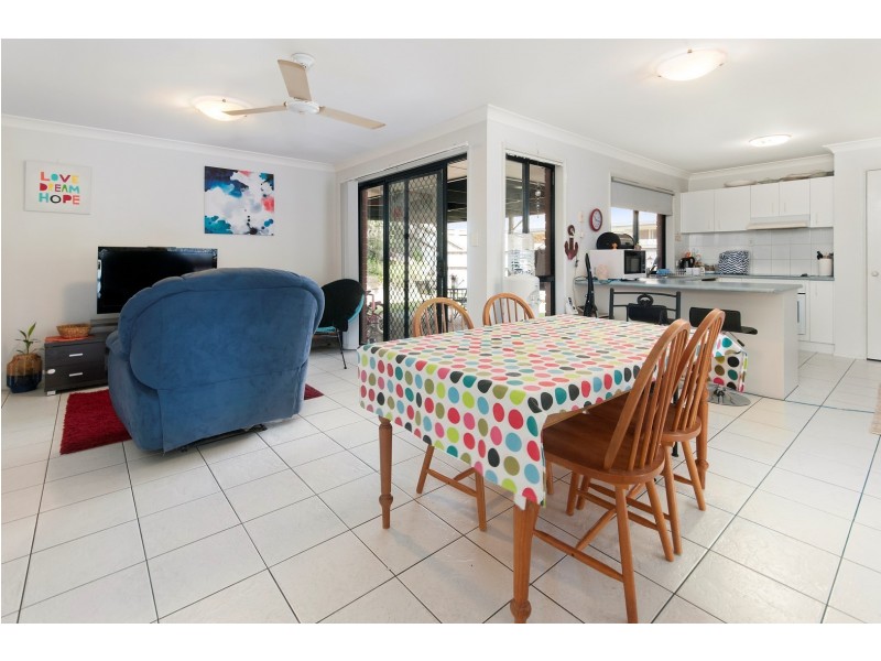 9 Acorn Crescent, Flinders View QLD 4305