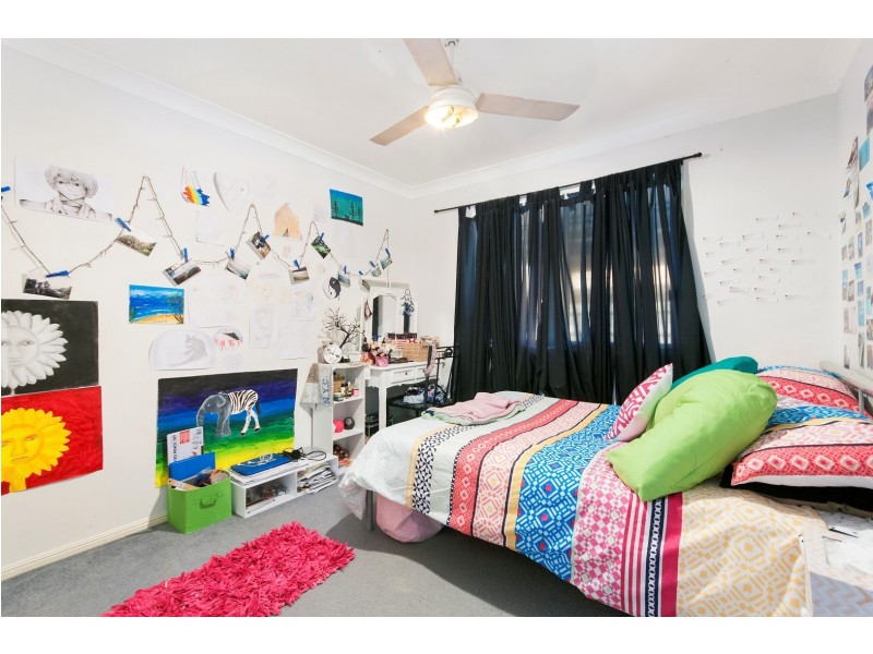 9 Acorn Crescent, Flinders View QLD 4305