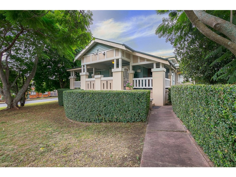62 Glebe Road, Newtown QLD 4305