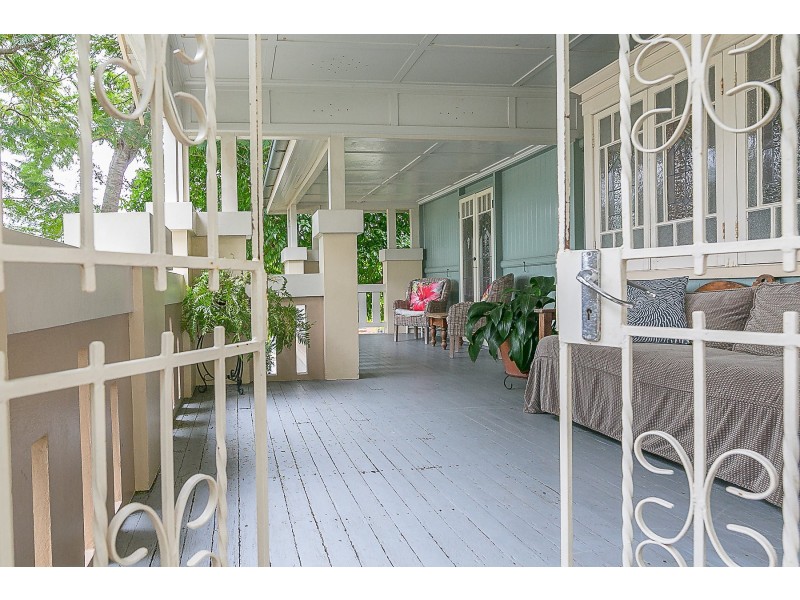 62 Glebe Road, Newtown QLD 4305