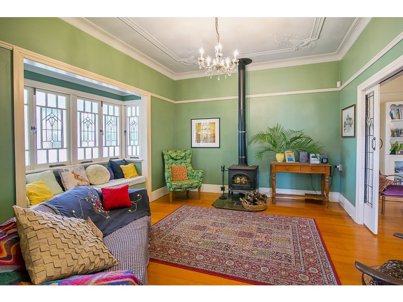 62 Glebe Road, Newtown QLD 4305