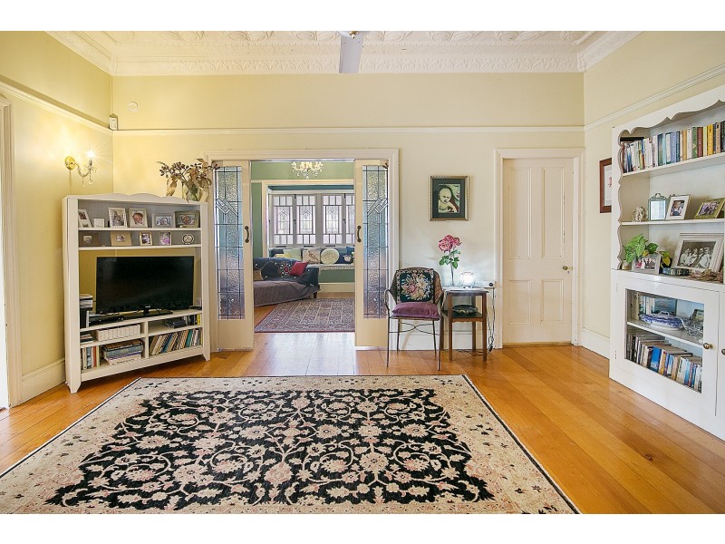 62 Glebe Road, Newtown QLD 4305