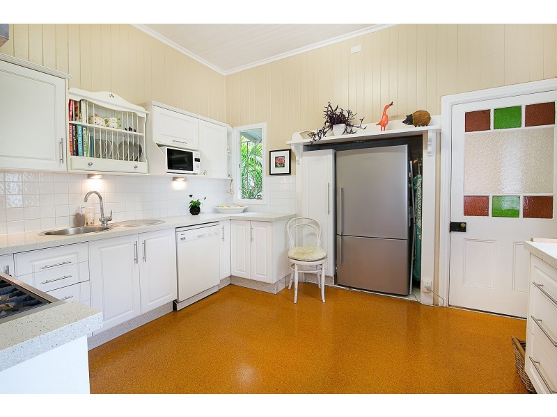 62 Glebe Road, Newtown QLD 4305