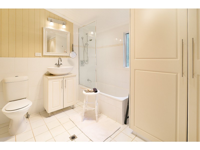 62 Glebe Road, Newtown QLD 4305