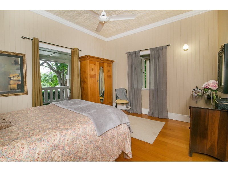 62 Glebe Road, Newtown QLD 4305