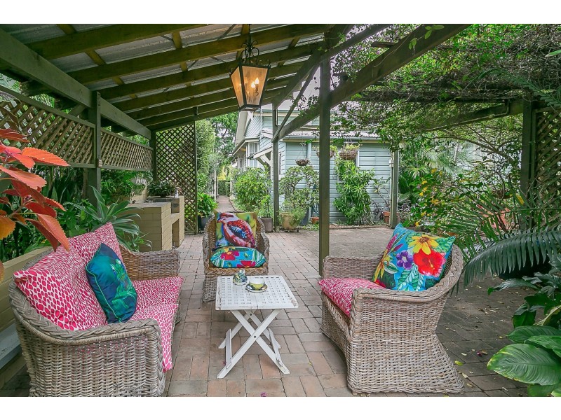 62 Glebe Road, Newtown QLD 4305