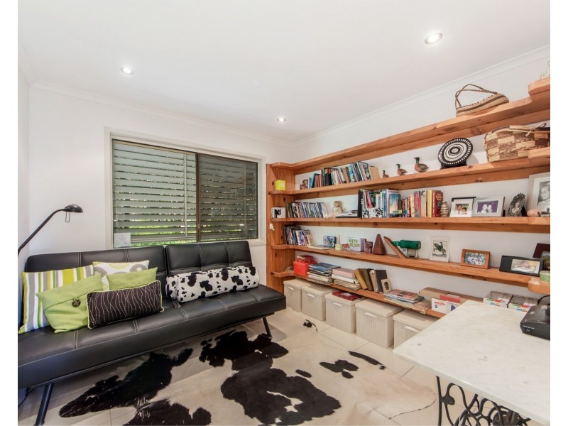 92 Velvet Street, Pine Mountain QLD 4306