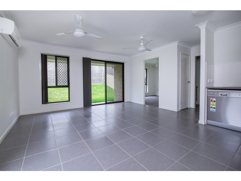 2/22 Nelson Circuit, Brassall QLD 4305