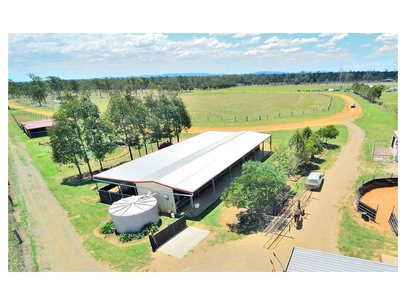 953 Middle Road, Peak Crossing QLD 4306
