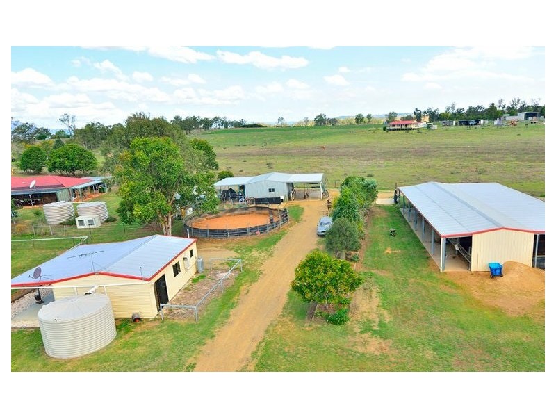 953 Middle Road, Peak Crossing QLD 4306