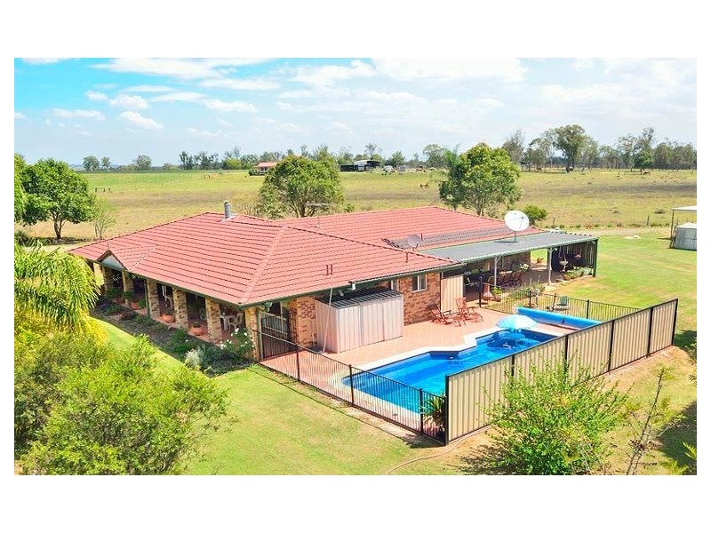 953 Middle Road, Peak Crossing QLD 4306