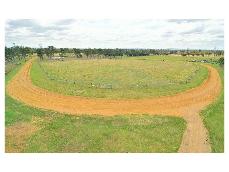 953 Middle Road, Peak Crossing QLD 4306