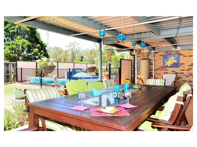 953 Middle Road, Peak Crossing QLD 4306