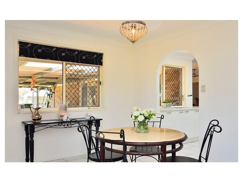 953 Middle Road, Peak Crossing QLD 4306