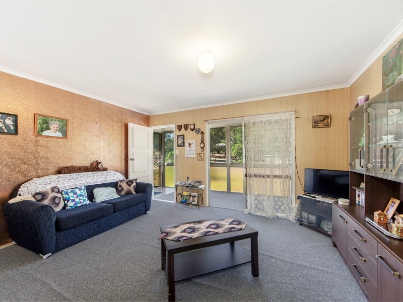 6 Mary Street, Blackstone QLD 4304